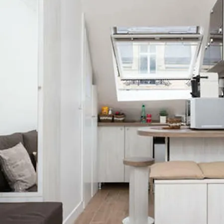 Apartment *** Champs Elysees Studio *